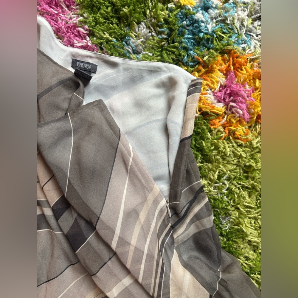 Vintage Anthropologie Kenneth Cole Gray and Tan Patterned 100% Silk Maxi Skirt - Picture 8 of 16